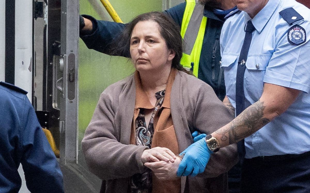 Dan cadena perpetua a mujer que mató a sus exsuegros con hongos venenosos
