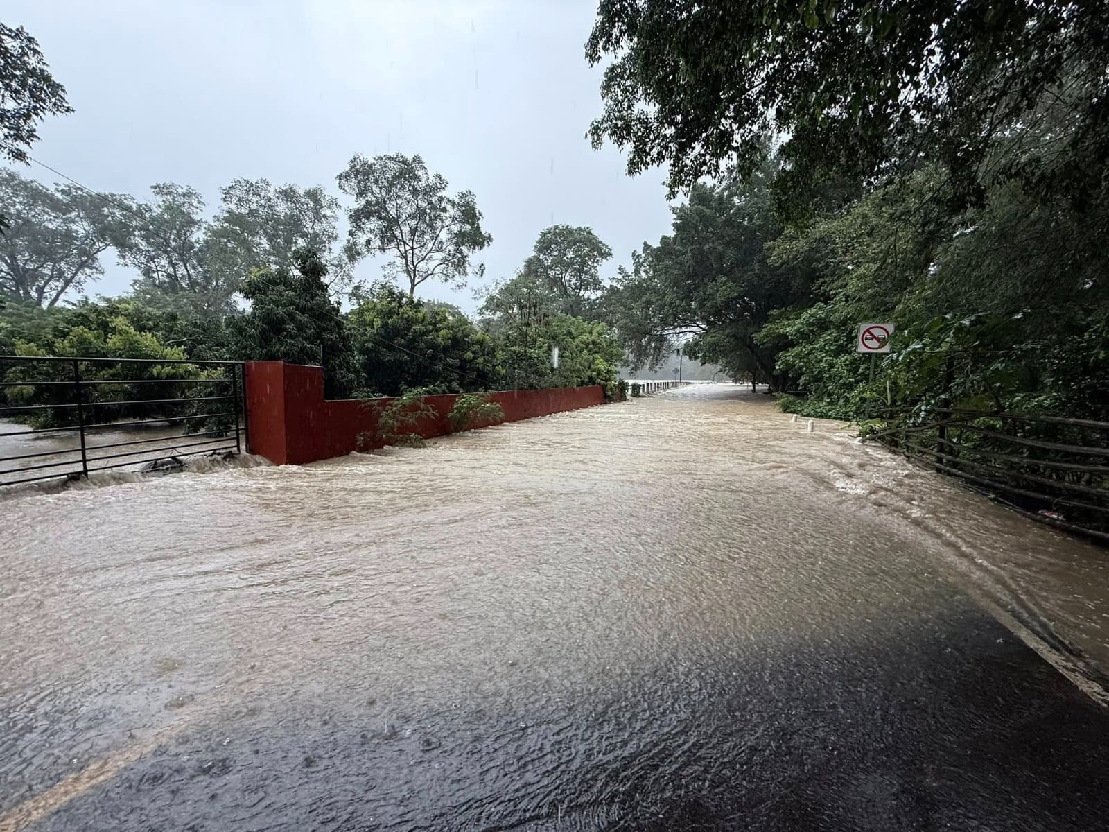 Alcanzan ríos de Matlapa el máximo de su capacidad tras lluvias