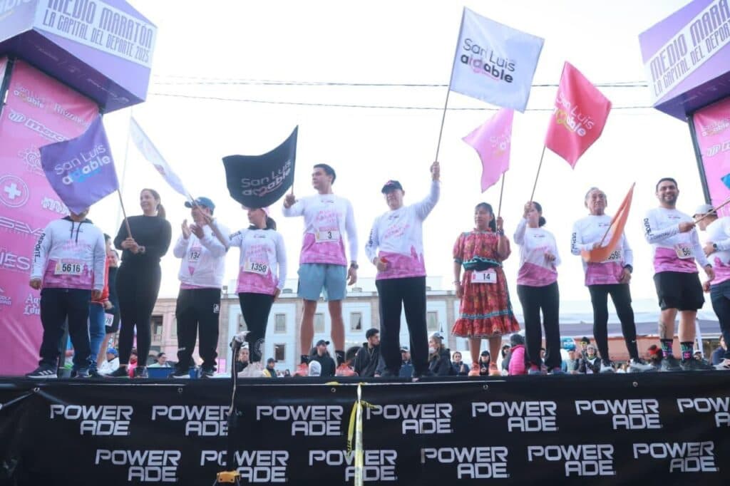 Participan más de 10 mil corredores en Medio Maratón de San Luis Capital 2025