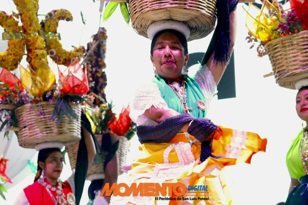 La Guelaguetza conquista San Luis Potosí con una noche llena de tradición
