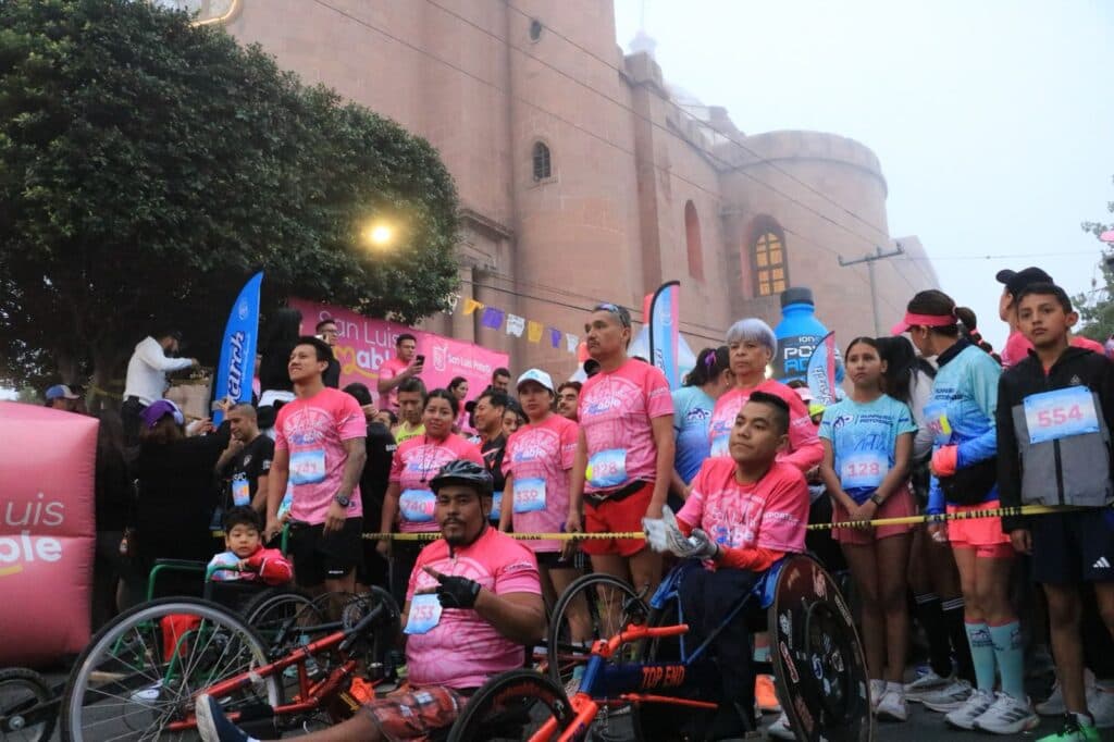 Participan más de mil 500 personas en la carrera atlética Saucito de Oro 2026