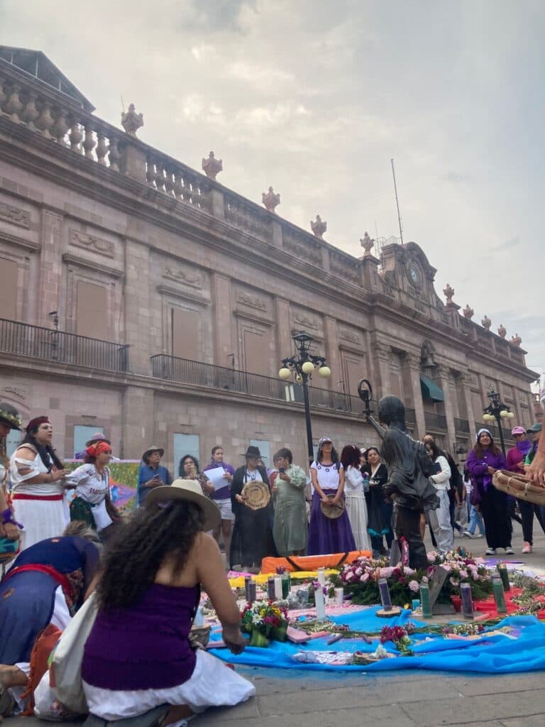 Encabezan rostros de víctimas marcha del 8M en San Luis Potosí