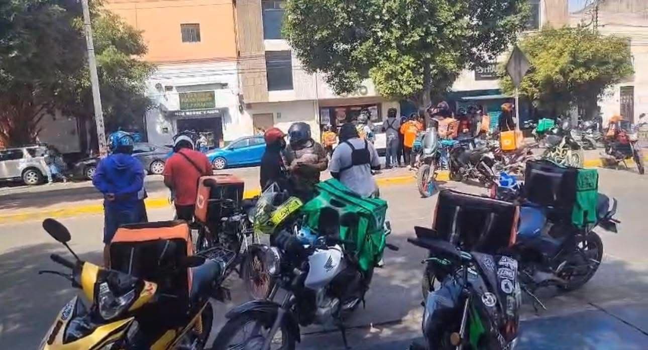 Por echar bronca en motel al perder cartera, repartidor es detenido